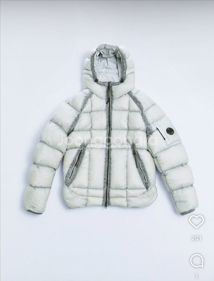 cp컴퍼니 디디쉘 한국한정판 실버 s사이즈 패딩--0