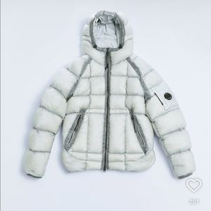 cp컴퍼니 디디쉘 한국한정판 실버 s사이즈 패딩