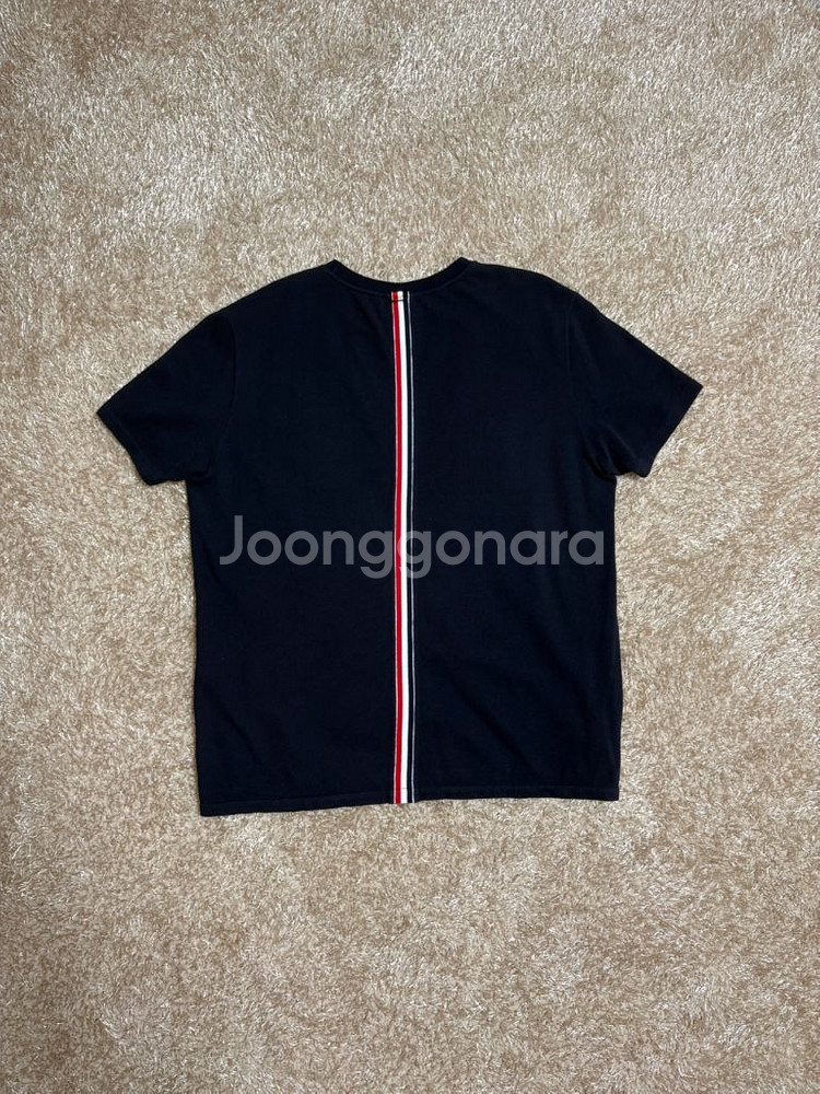 톰브라운 백삼선 반팔티 네이비--2