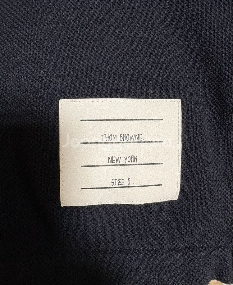 톰브라운 백삼선 반팔티 네이비--5