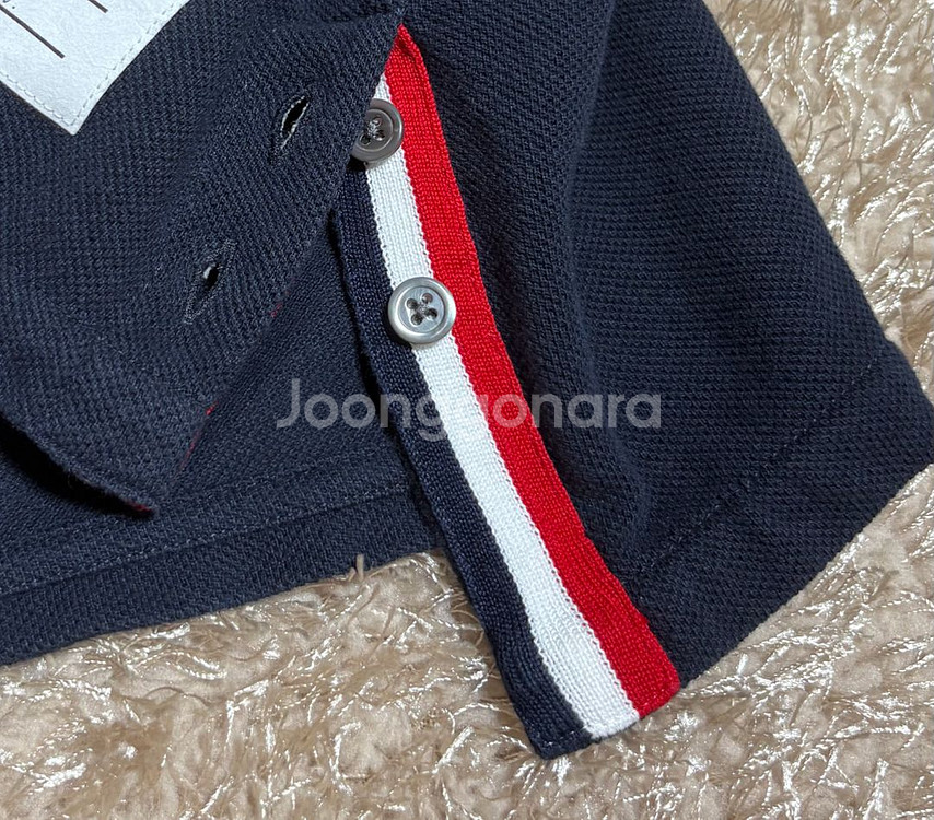 톰브라운 백삼선 반팔티 네이비--9