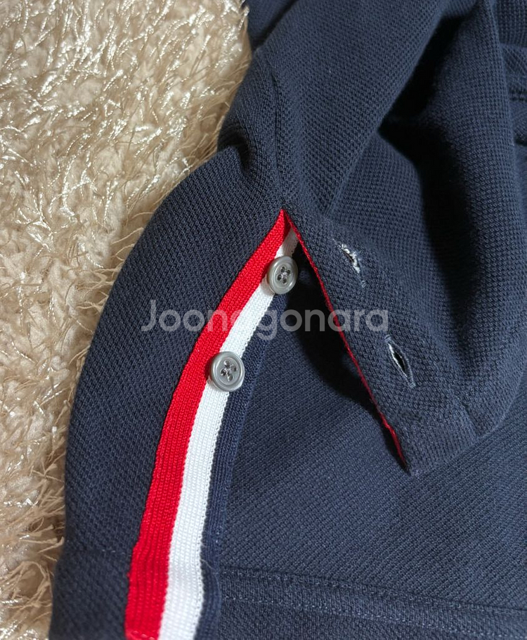 톰브라운 백삼선 반팔티 네이비--8