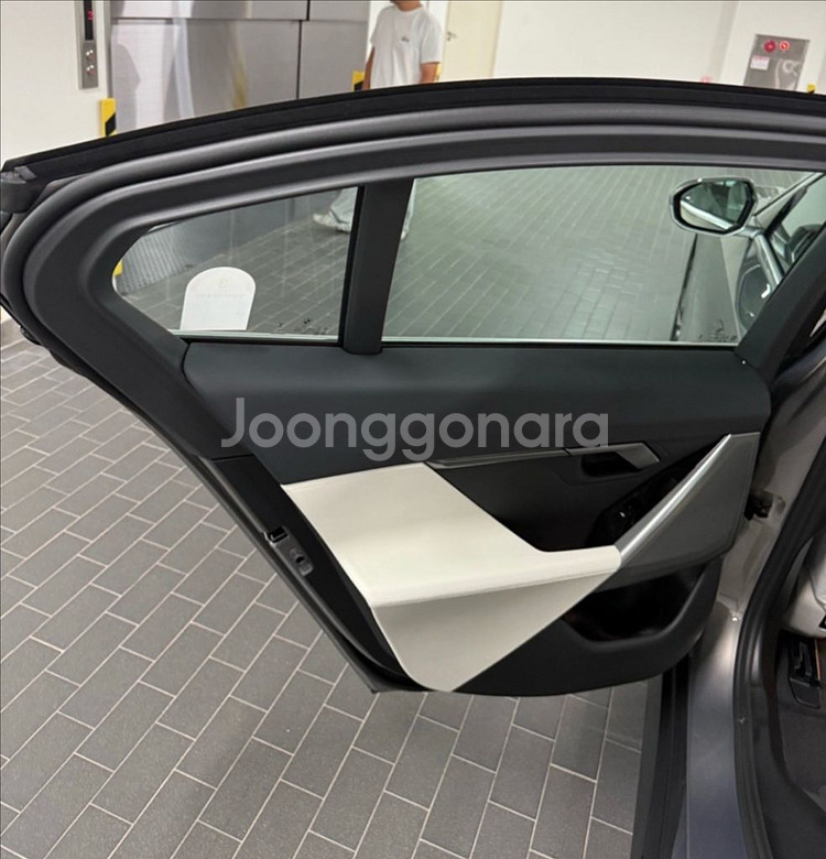 (신차 동일 컨디션) bmw 520i (g60) 팝니다--7