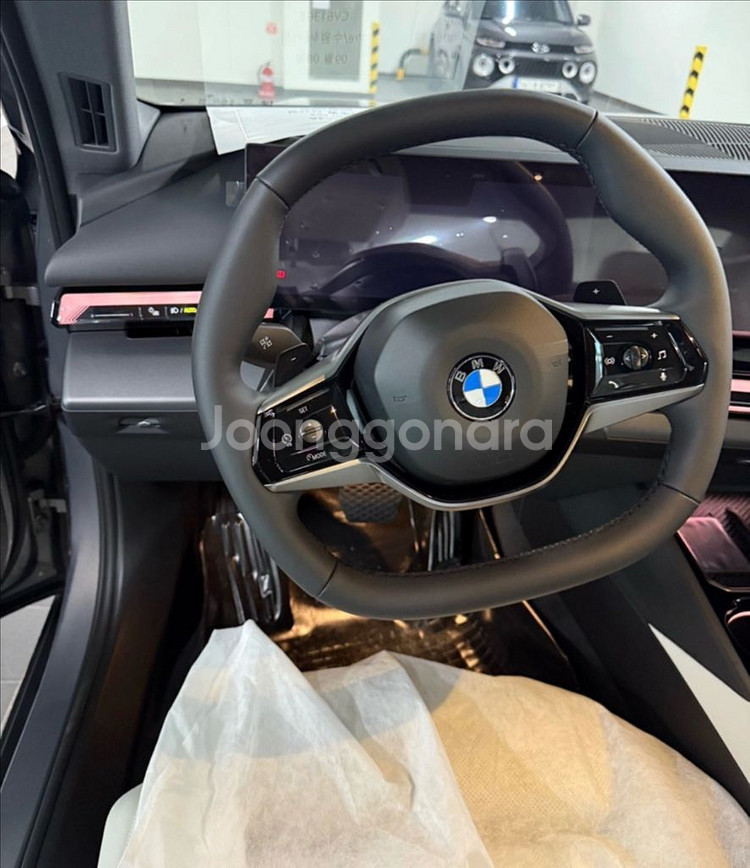 (신차 동일 컨디션) bmw 520i (g60) 팝니다--9