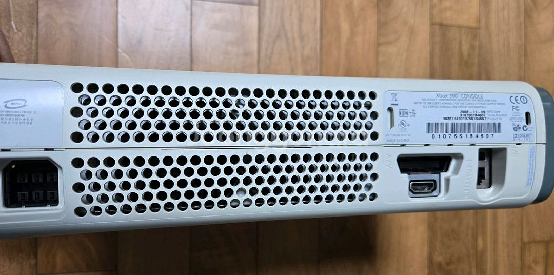 (가격내림) XBOX 360 [키넥트 포함]--3