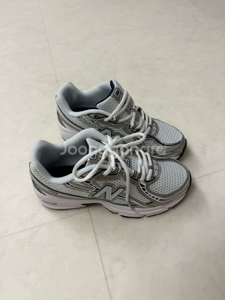 뉴발란스 740 화이트네이비 새상품(박스있음)--2