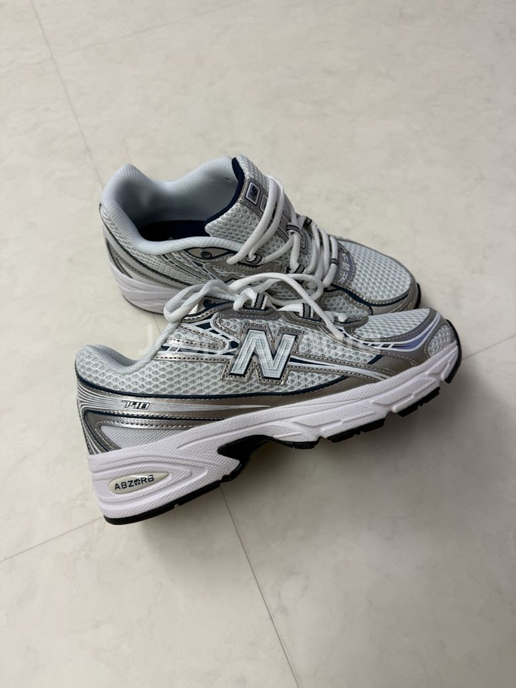 뉴발란스 740 화이트네이비 새상품(박스있음)--1