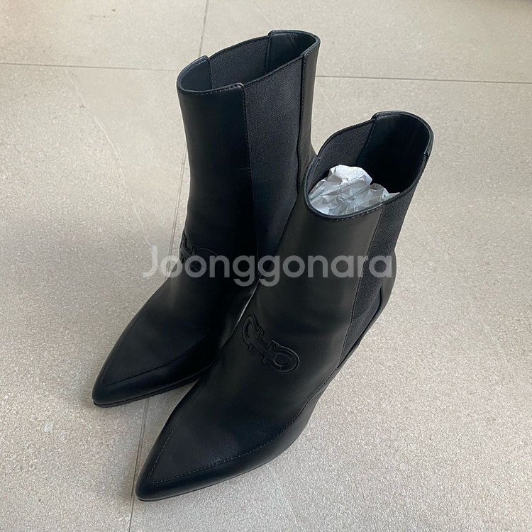 페라가모 MARINEO 간치니 여성 밴딩 부츠 250--1