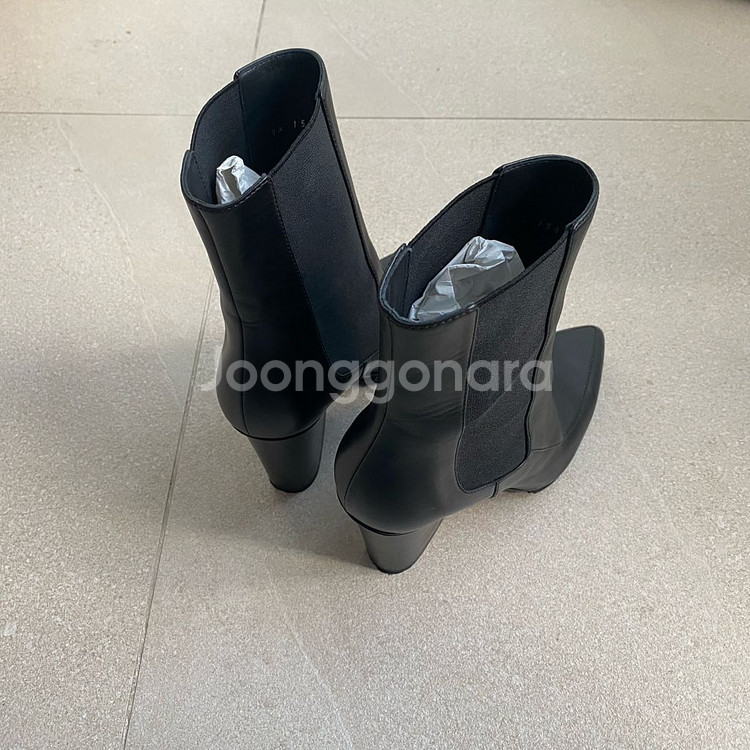 페라가모 MARINEO 간치니 여성 밴딩 부츠 250--2