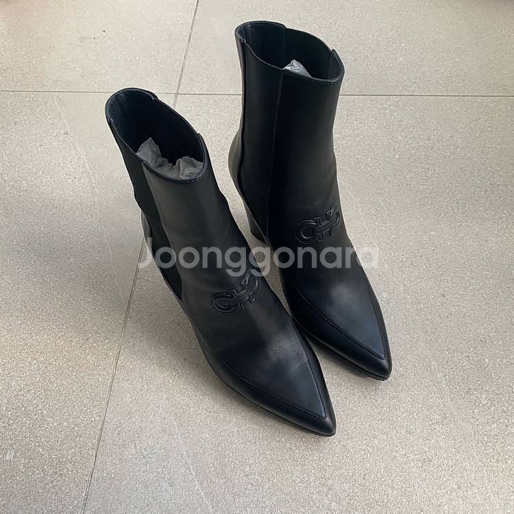 페라가모 MARINEO 간치니 여성 밴딩 부츠 250--0