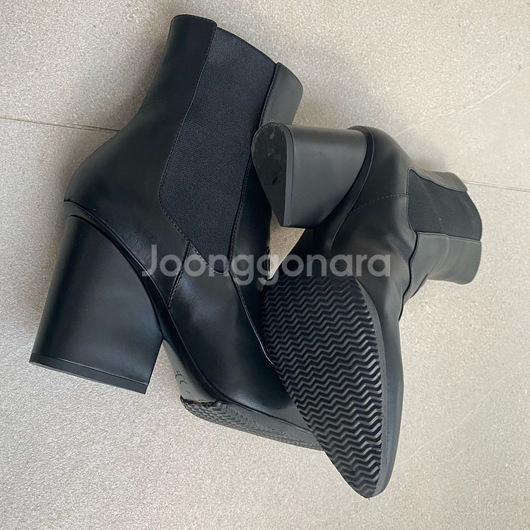 페라가모 MARINEO 간치니 여성 밴딩 부츠 250--3