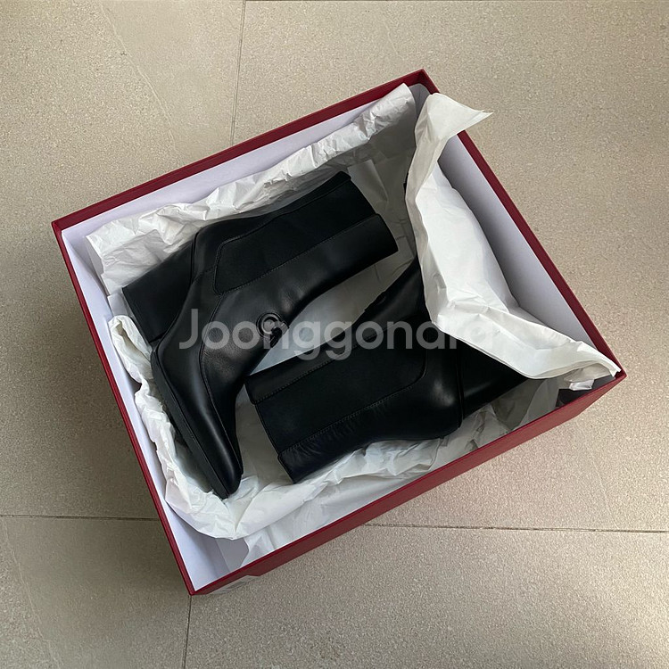 페라가모 MARINEO 간치니 여성 밴딩 부츠 250--4