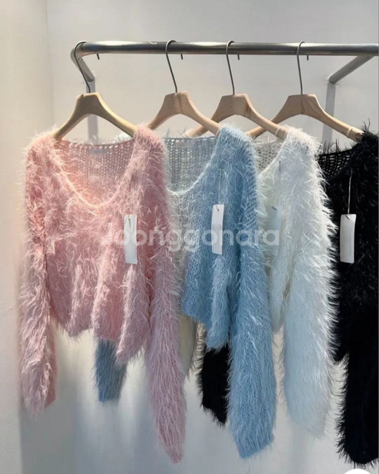 긴팔니트 수입의류 브이넥 앙고라 솔잎니트 세미 크롭티--0