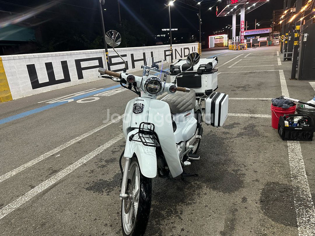 23슈퍼커브 화이트--0