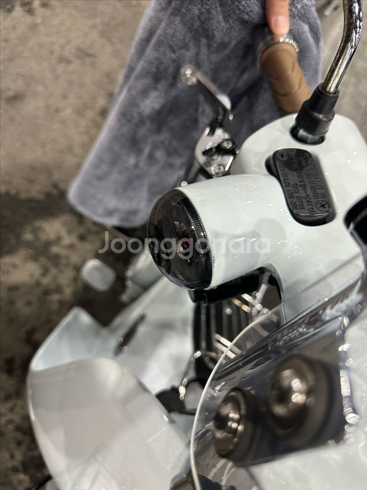 23슈퍼커브 화이트--7