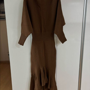 [미사용]여성 언발란스 니트 원피스