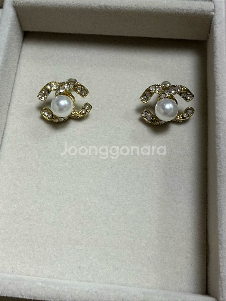샤넬 진주 귀걸이--0