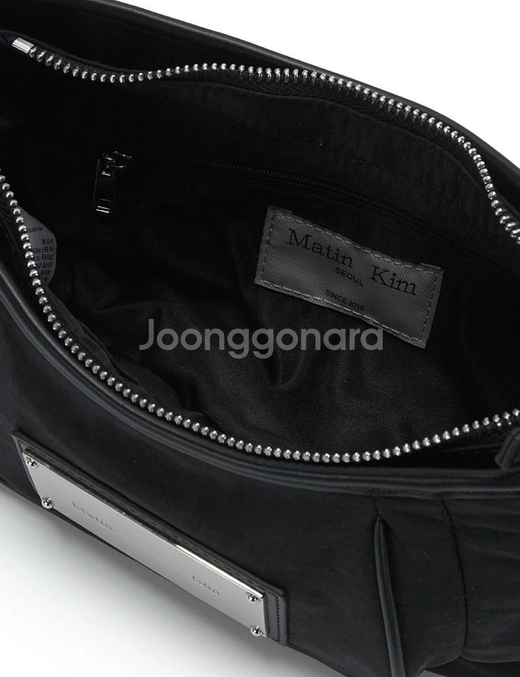 마뗑킴 여자가방 마들렌 라운드백 블랙 새상품--3