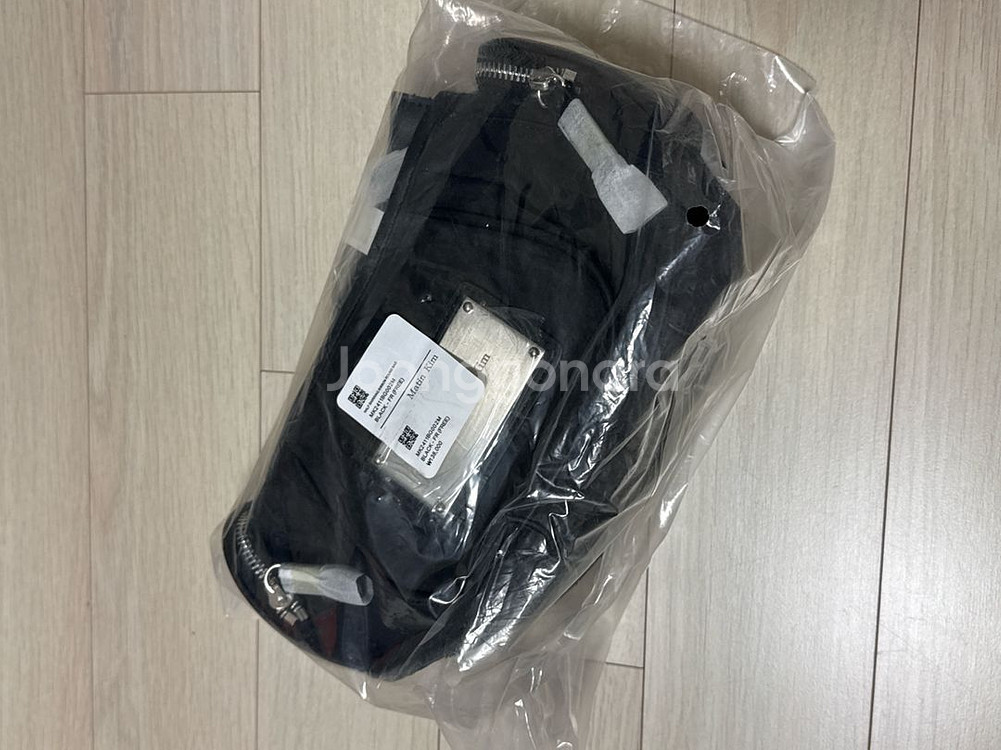 마뗑킴 여자가방 마들렌 라운드백 블랙 새상품--5