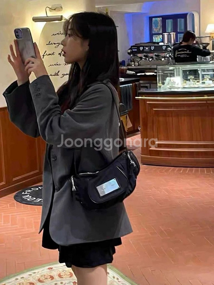 마뗑킴 여자가방 마들렌 라운드백 블랙 새상품--6