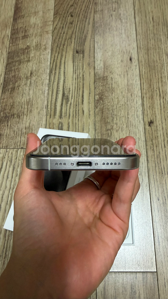 아이폰15프로 256gb 티타늄화이트--5
