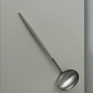 큐티폴 고아 화이트 국자