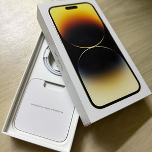 아이폰 14 Pro Max 1TB 골드 색상 자급제