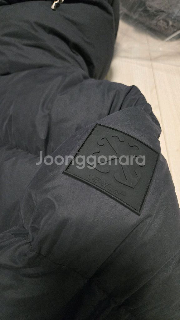 오프화이트 패치 애로우 다운 푸퍼 자켓--1