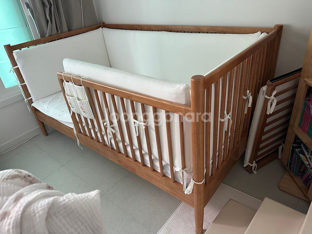 (급매)원목가드침대 (프레임,매트리스,가드쿠션)--0