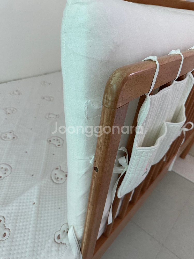 (급매)원목가드침대 (프레임,매트리스,가드쿠션)--2