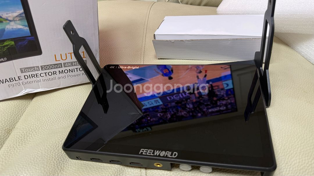 Feelworld LUT11은 10.1인치 터치 스크린--1