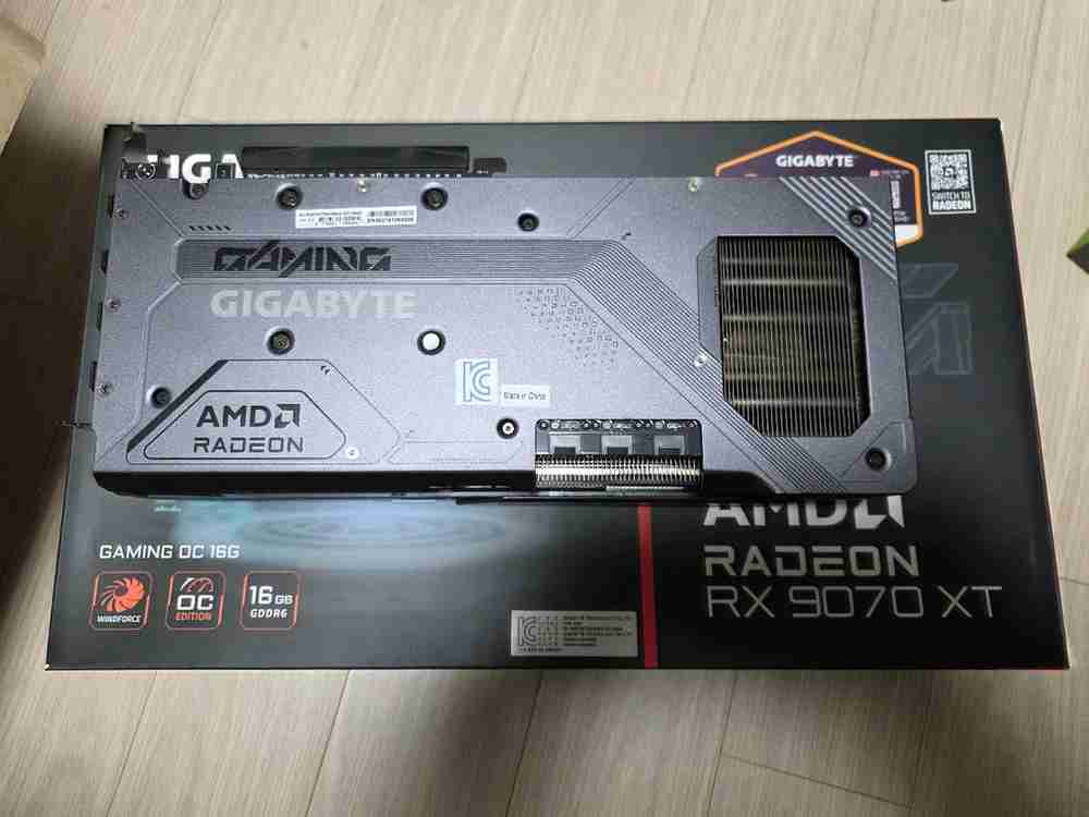 기가바이트 9070xt 게이밍oc 팝니다--1
