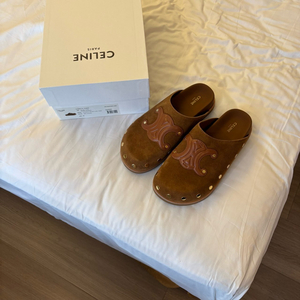 셀린느 피테아 뮬 슬리퍼 새상품