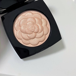 샤넬 하이라이터 레브 디 까멜리아