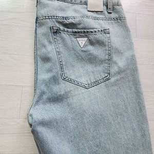 게스 청바지 블루라이트 이쁜거 팝니다