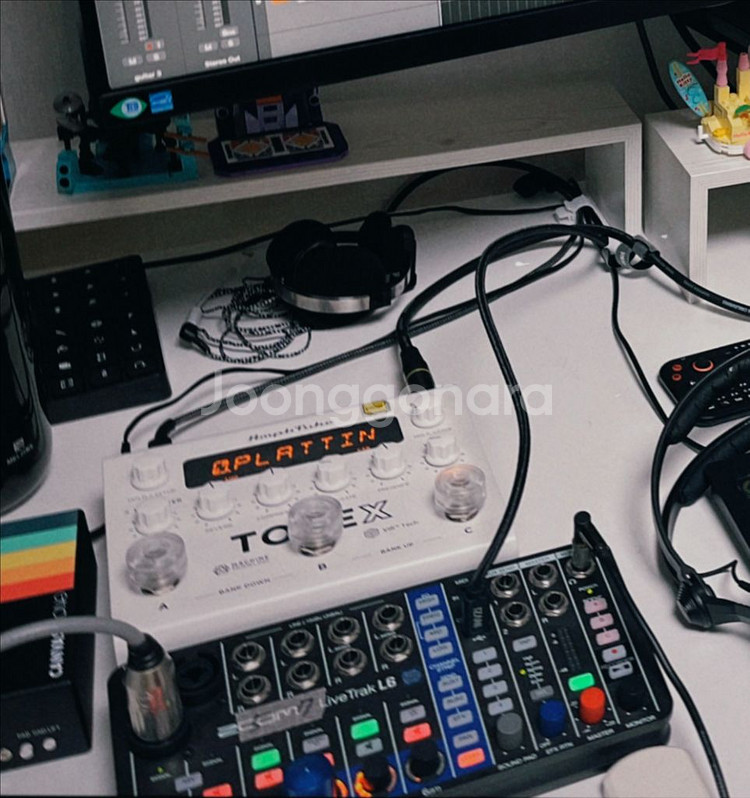 Tonx pedal white--0