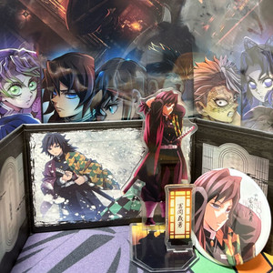 토미오카 기유 아크릴 스탠드 + 뱃지