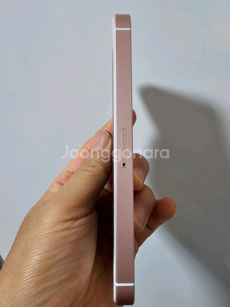 b37. 아이폰 se 64GB--2
