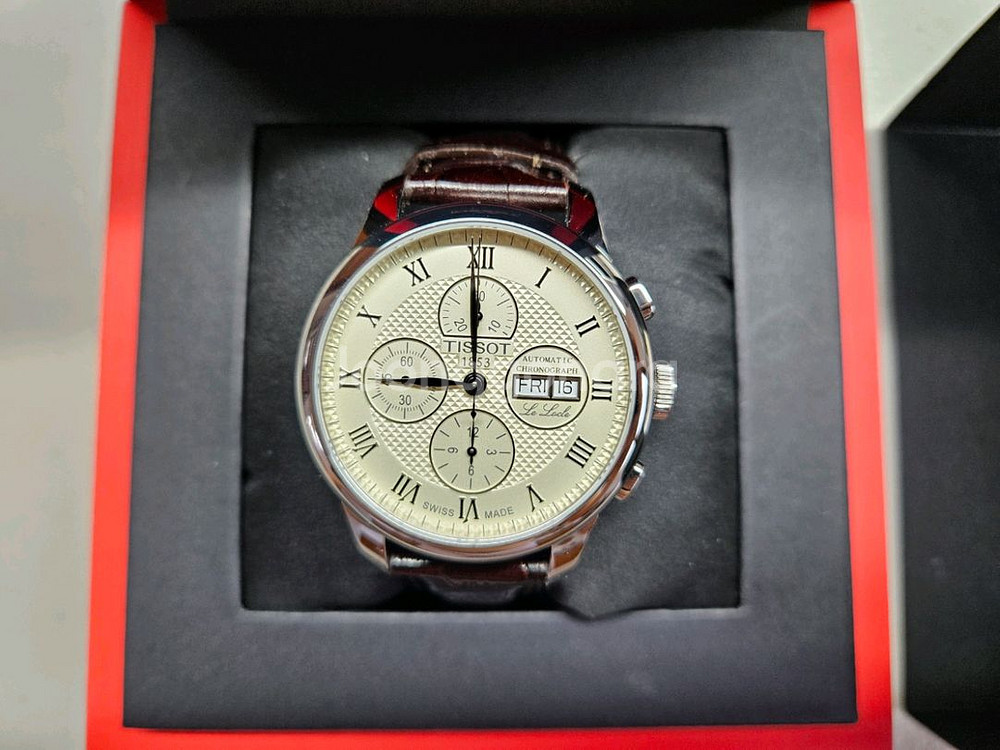 티쏘 르로끌 크로노 새상품 판매합니다.--1