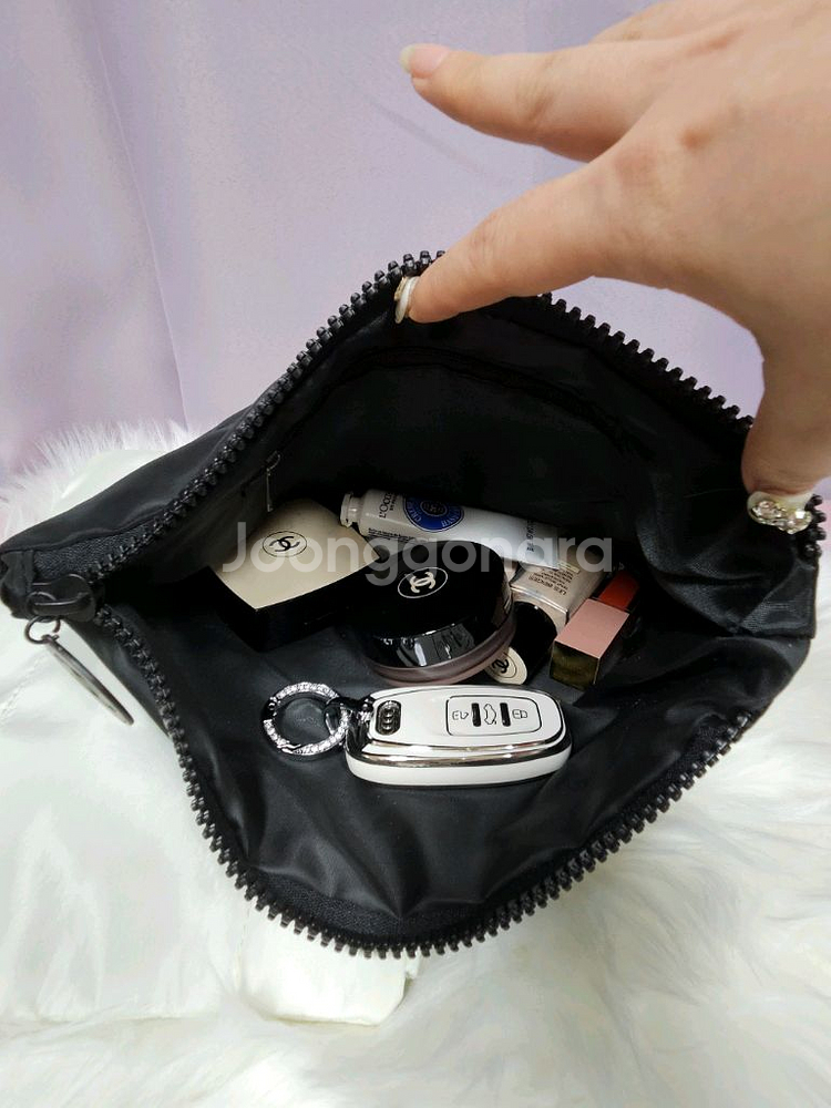 샤넬 패딩파우치--6