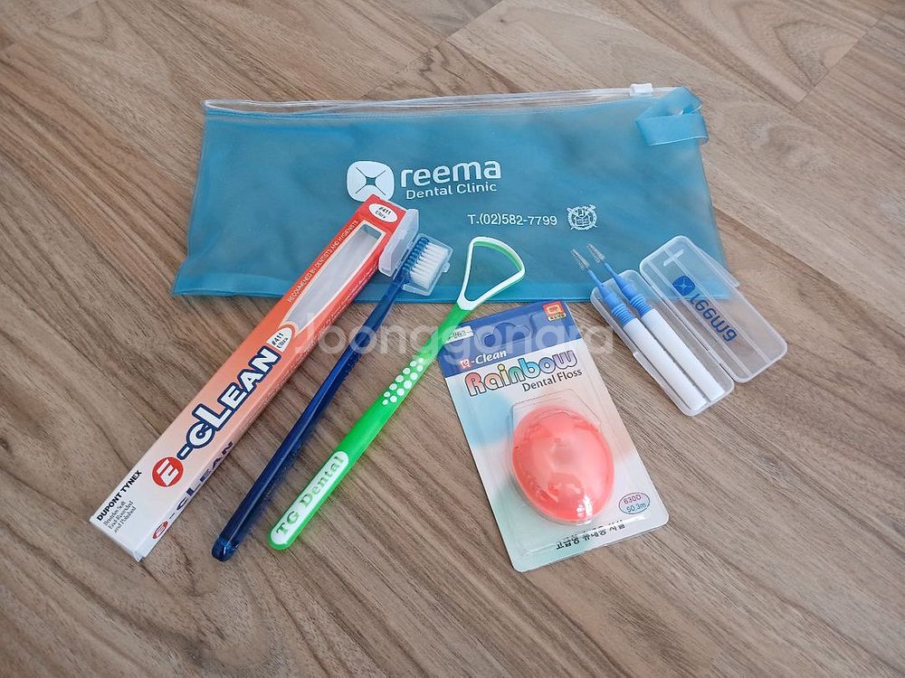 [새것] 구강관리용품 4세트와 혀클리너 2개--0
