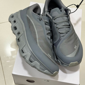 온러닝 파프 클라우드몬스터 하이퍼 팬텀 265사이즈