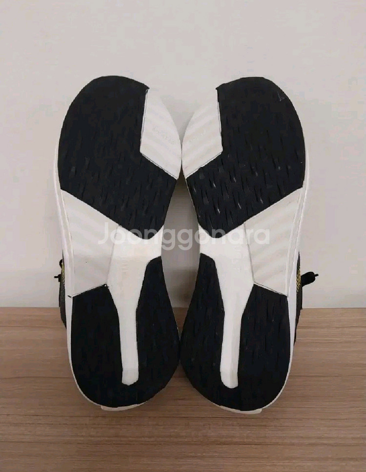 남녀공용 아디다스 에이버린 운동화 (240)--8