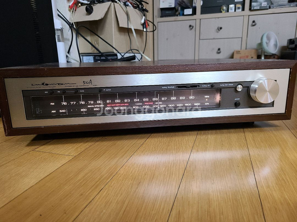 럭스만 50A ACCULOCK AM/FM 튜너--3