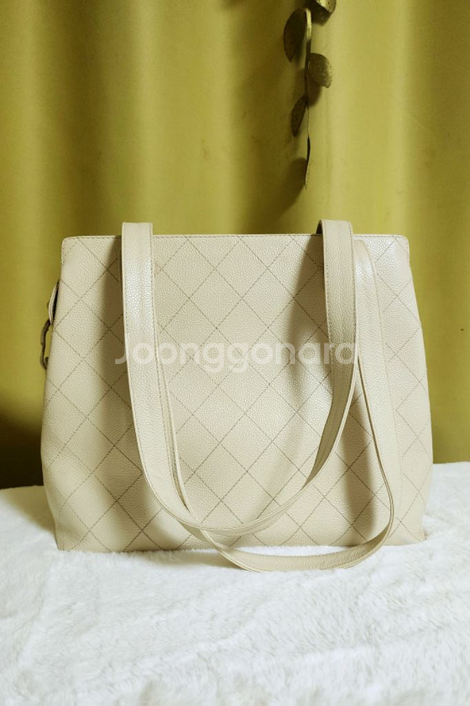 샤넬백 정품 시리얼번호 있음--2