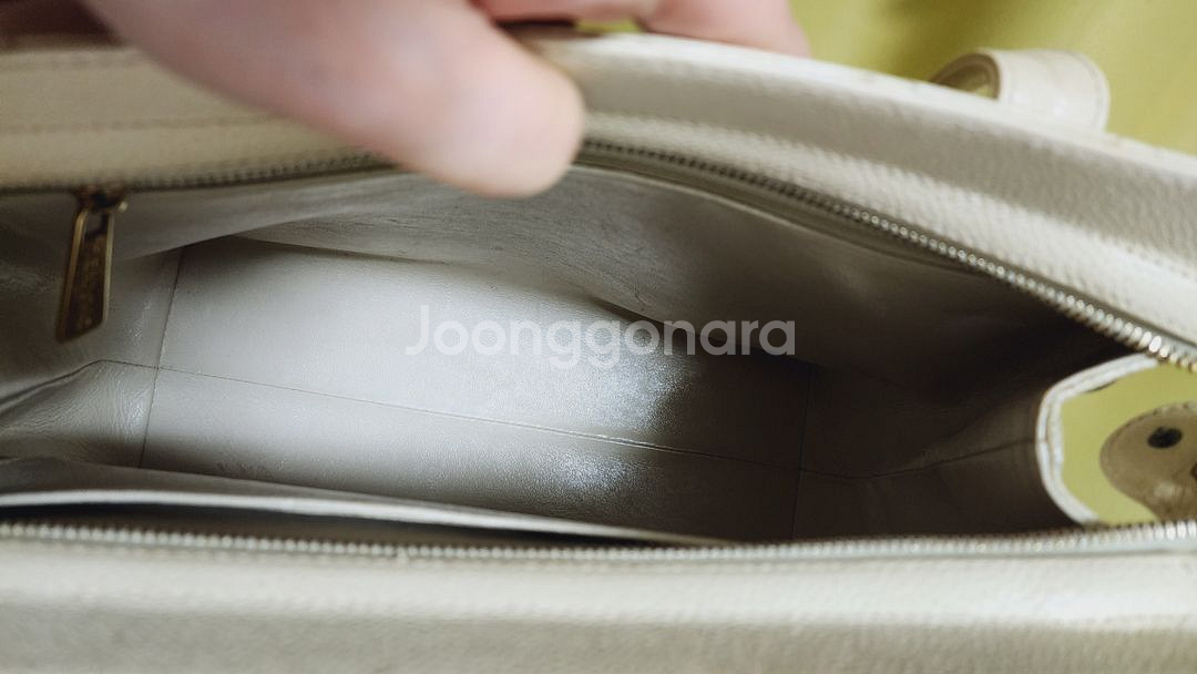 샤넬백 정품 시리얼번호 있음--9