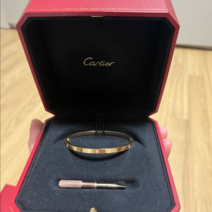 까르띠에 러브 팔찌 스몰 다이아6p 17호