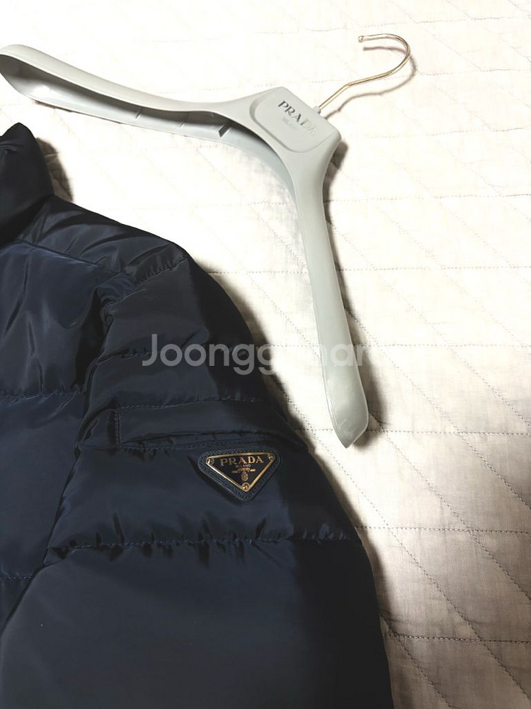 프라다 패딩--1