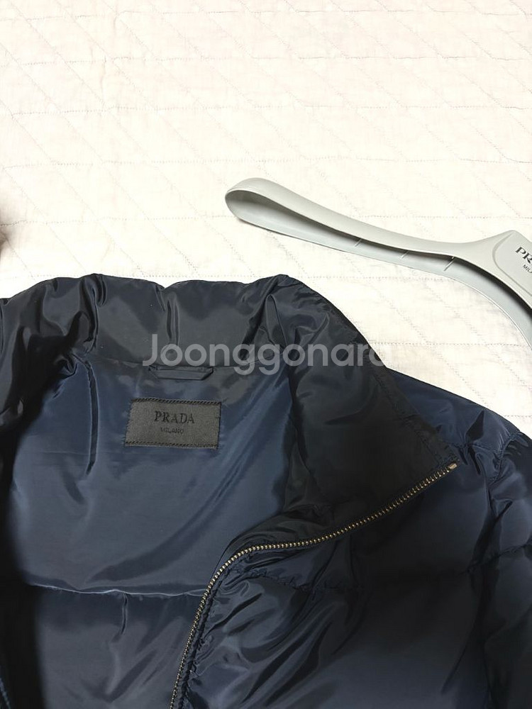 프라다 패딩--2