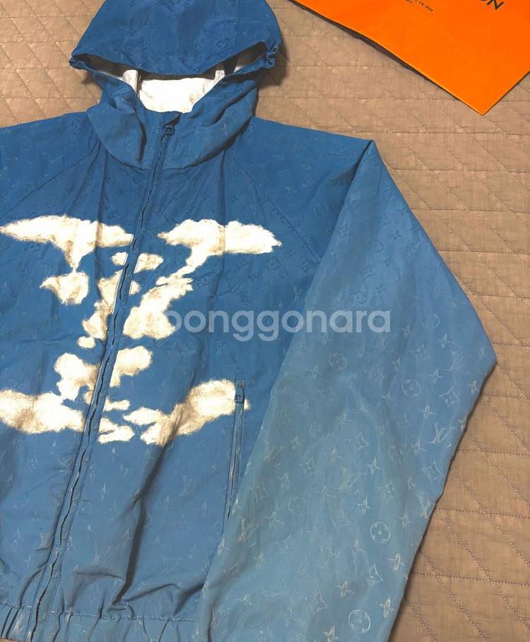 루이비통 클라우드 바람막이--1